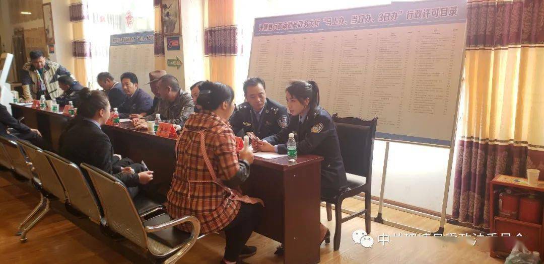 法国三分天下,当浪漫国度成为政治实验室 法国三分天下,当浪漫国度成为政治实验室