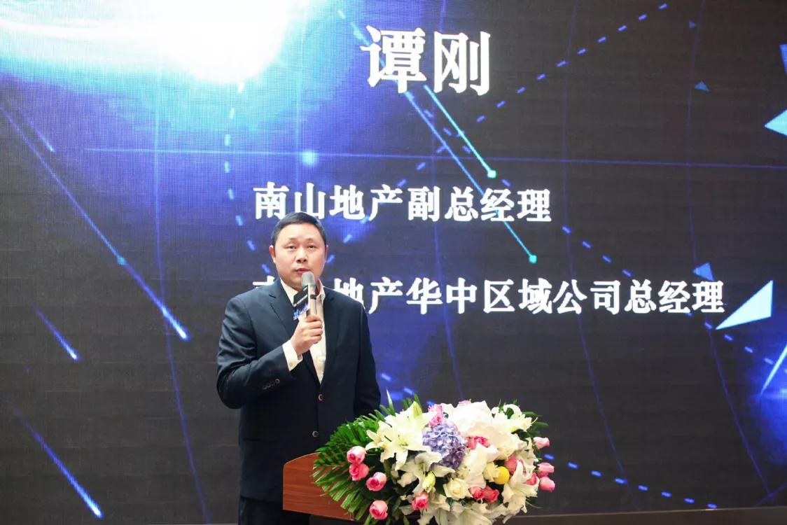 双轮驱动,未来可期,软件与AI芯片业务有望双丰收 双轮驱动,未来可期,软件与AI芯片业务有望双丰收