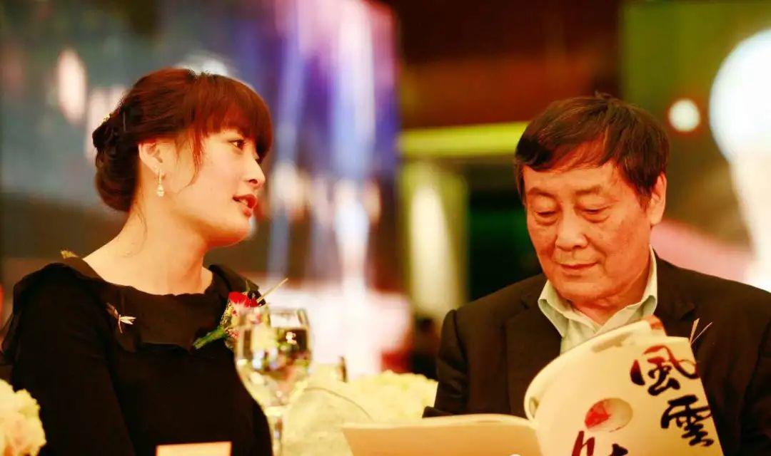宗馥莉请辞风波，中国式民营企业接班路上的权力与传承