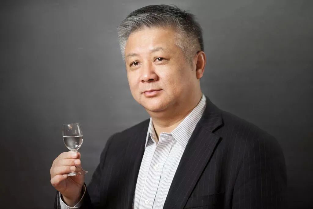 通天酒业高层再起波澜，独立非执行董事郑嘉福辞任，公司治理结构面临拷问