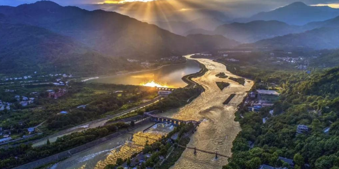 一条路的雄心,四川成渝,穿越时空的脊梁 一条路的雄心,四川成渝,穿越时空的脊梁