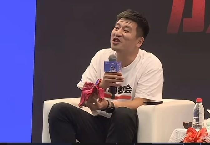 数字与符号之间，周鸿祎解释大模型不识数背后的认知本质