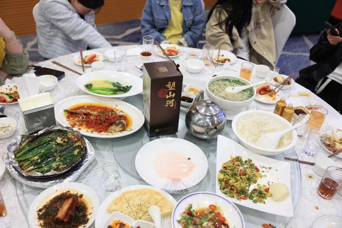 茅台之上，是时间与山河的对话