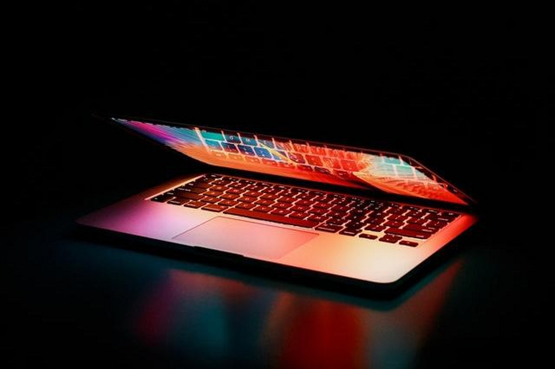 苹果下月或将发布新款Mac和iPad,M4芯片登场,AI风暴前夜 苹果下月或将发布新款Mac和iPad,M4芯片登场,AI风暴前夜