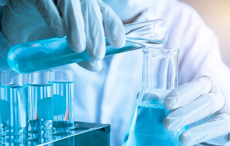 创新驱动与需求共振，原料药与生物制品何以站上行业潮头