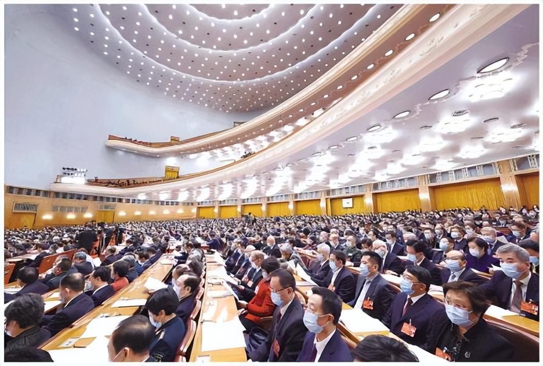 全球宽货币浪潮下的逆周期定力，于潮涌处听惊雷