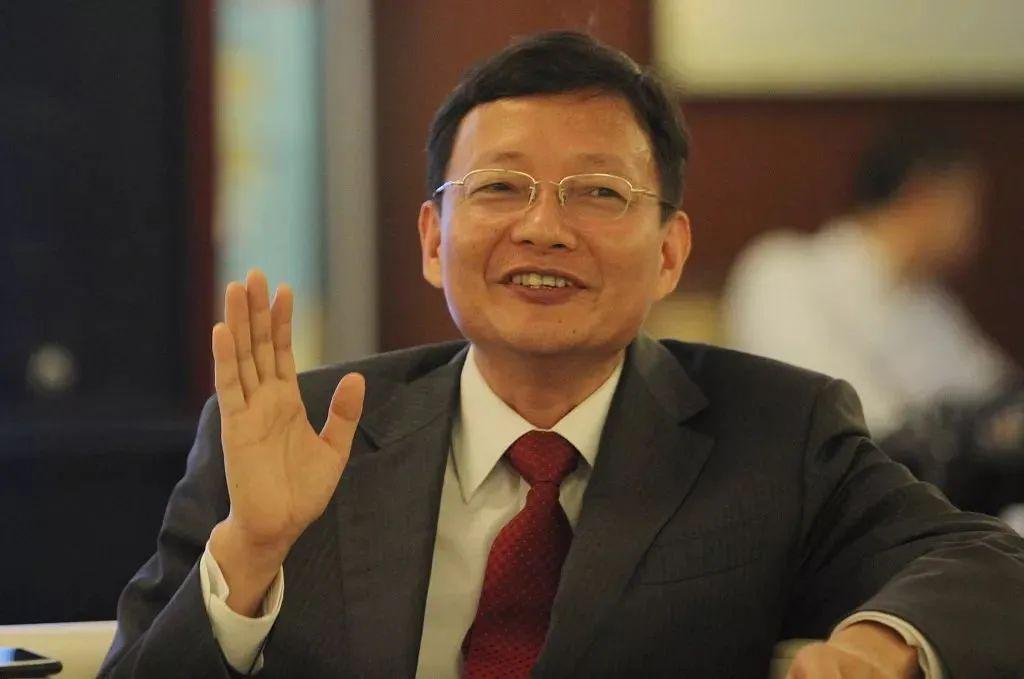 那个总在喊底的人,李大霄的倔强与孤独 那个总在喊底的人,李大霄的倔强与孤独