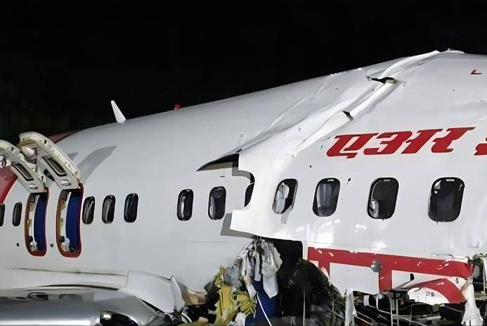 波音787梦想客机首次坠毁，光环褪去后的安全拷问