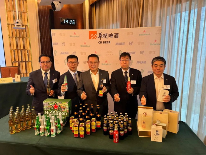 微降华润啤酒目标价至33.6港元，高端化长跑中的一次呼吸调整