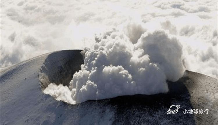 纽币在火山口上跳舞