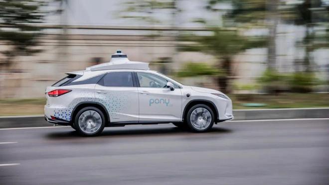Robotaxi双雄相煎何急？小马智行与文远知行，从并驾齐驱到近身肉搏
