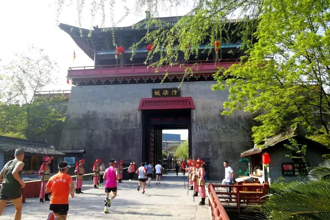稳定币火了！华夏博时等基金子公司抢滩布局，万亿赛道争夺战悄然打响
