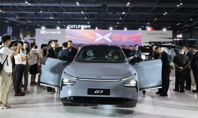 小鹏G7正式上市，25万级纯电SUV的六边形战士来了，Model Y慌不慌？