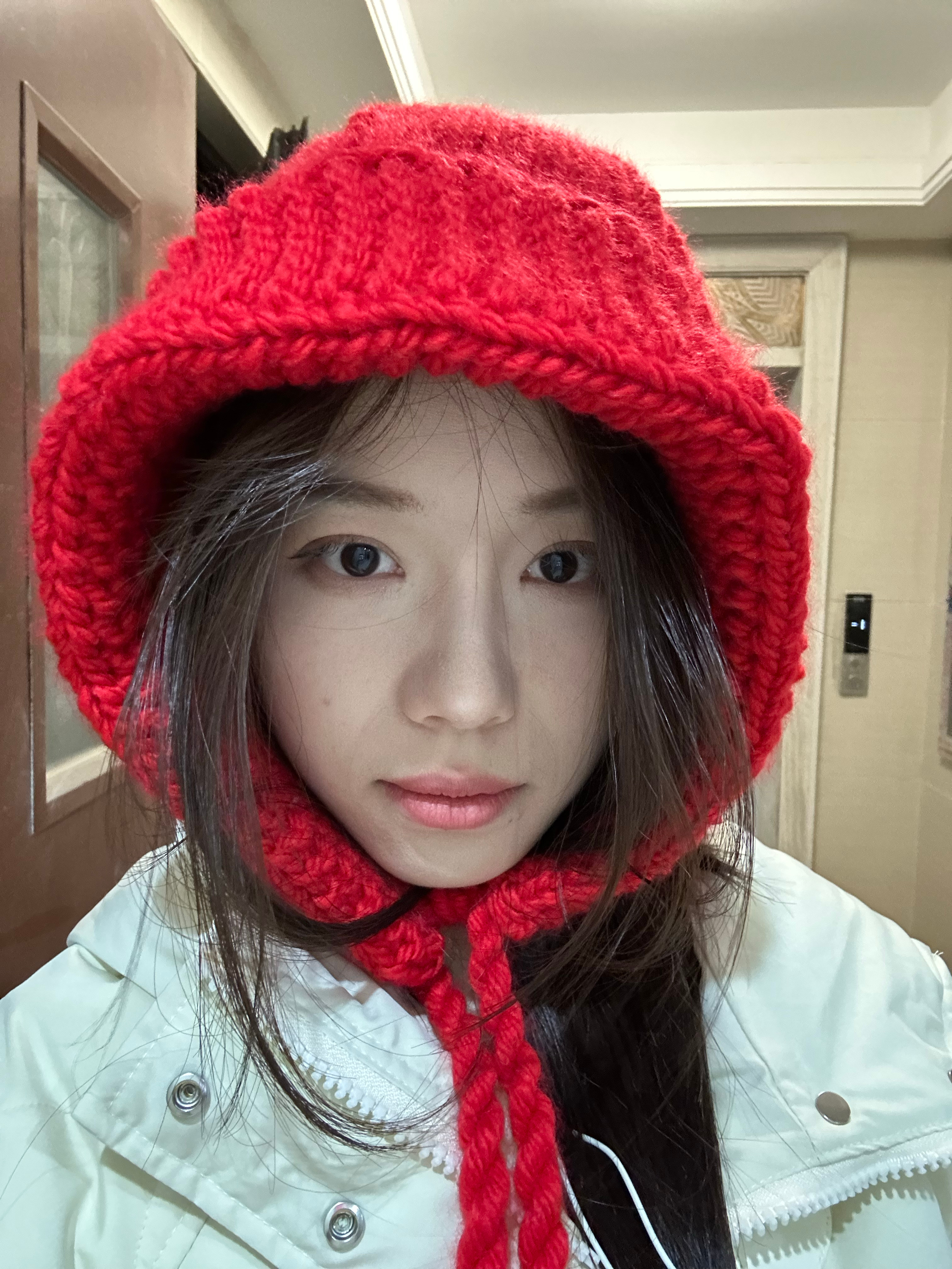 冬日里的红帽子