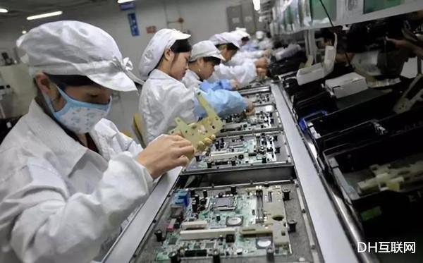 从流水线到智慧体，荣耀L4级手机智能工厂首次公开，撕开了智能制造的下一个时代