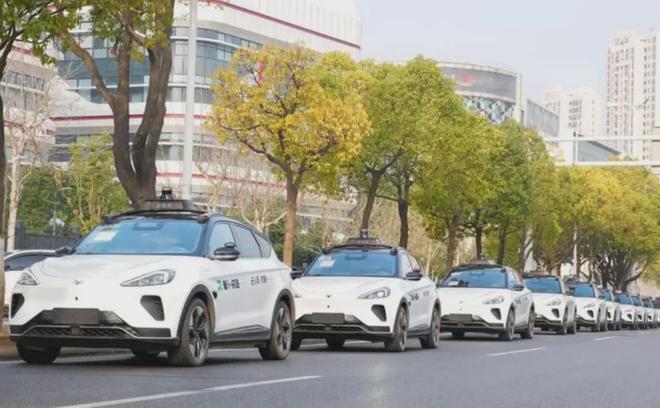 Robotaxi撑不起高估值，一场资本盛宴下的技术长征